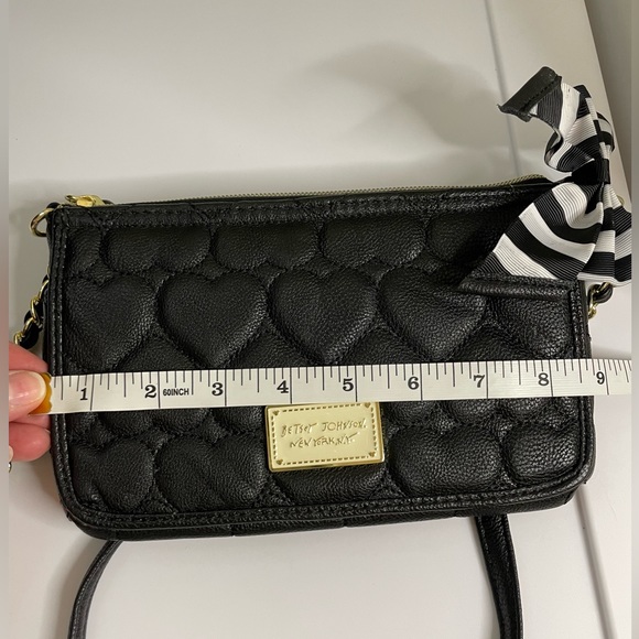 Betsey Johnson wallet on a string - Picture 7 of 7